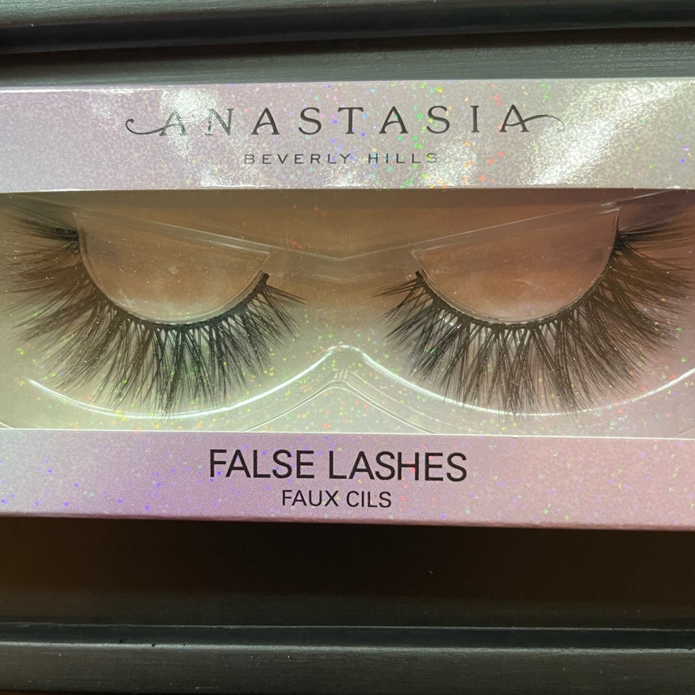 Lashes!